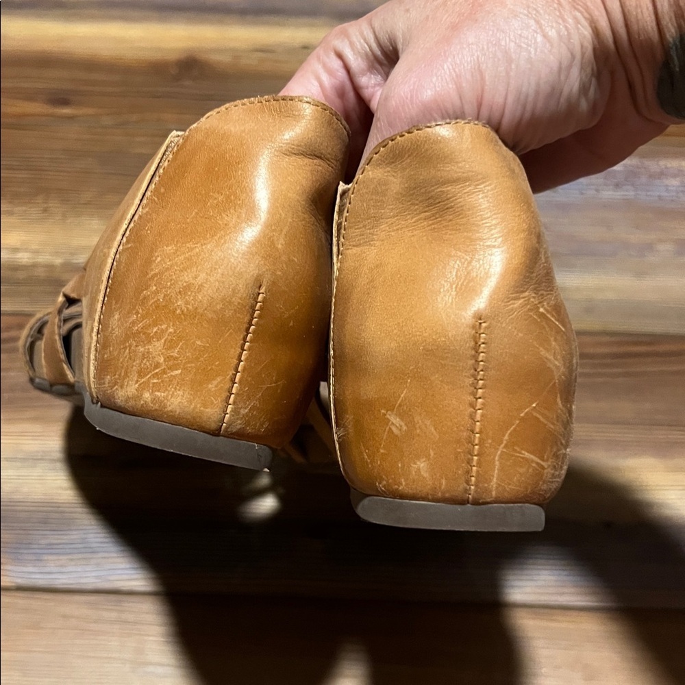 Chocolat Blu Viva Woven Leather Sandals in Camel Brown Size 8.5 - Picture 7 of 9